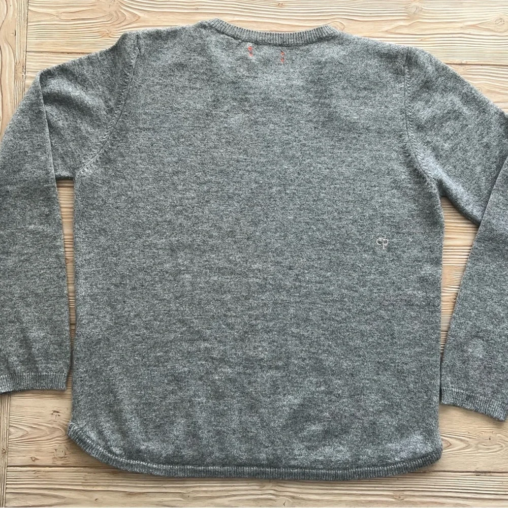 Chinti & Parker Gray Cashmere Sweater w/ Blush Pink Shoulder Patches – Size M - Picture 8 of 9